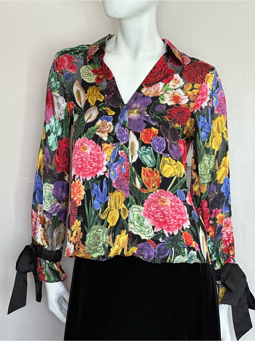 Alice + Olivia Multicolor Randa Tied sleeve -Floral Button-Front Silk Blouse S